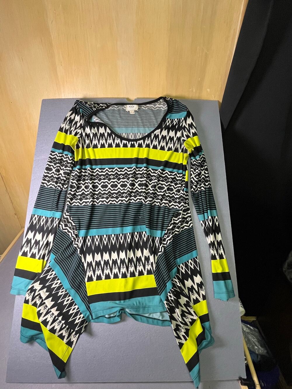 ECI New York Women's Large Geometric Sharkbite
Tunic Top - Teal & Lime